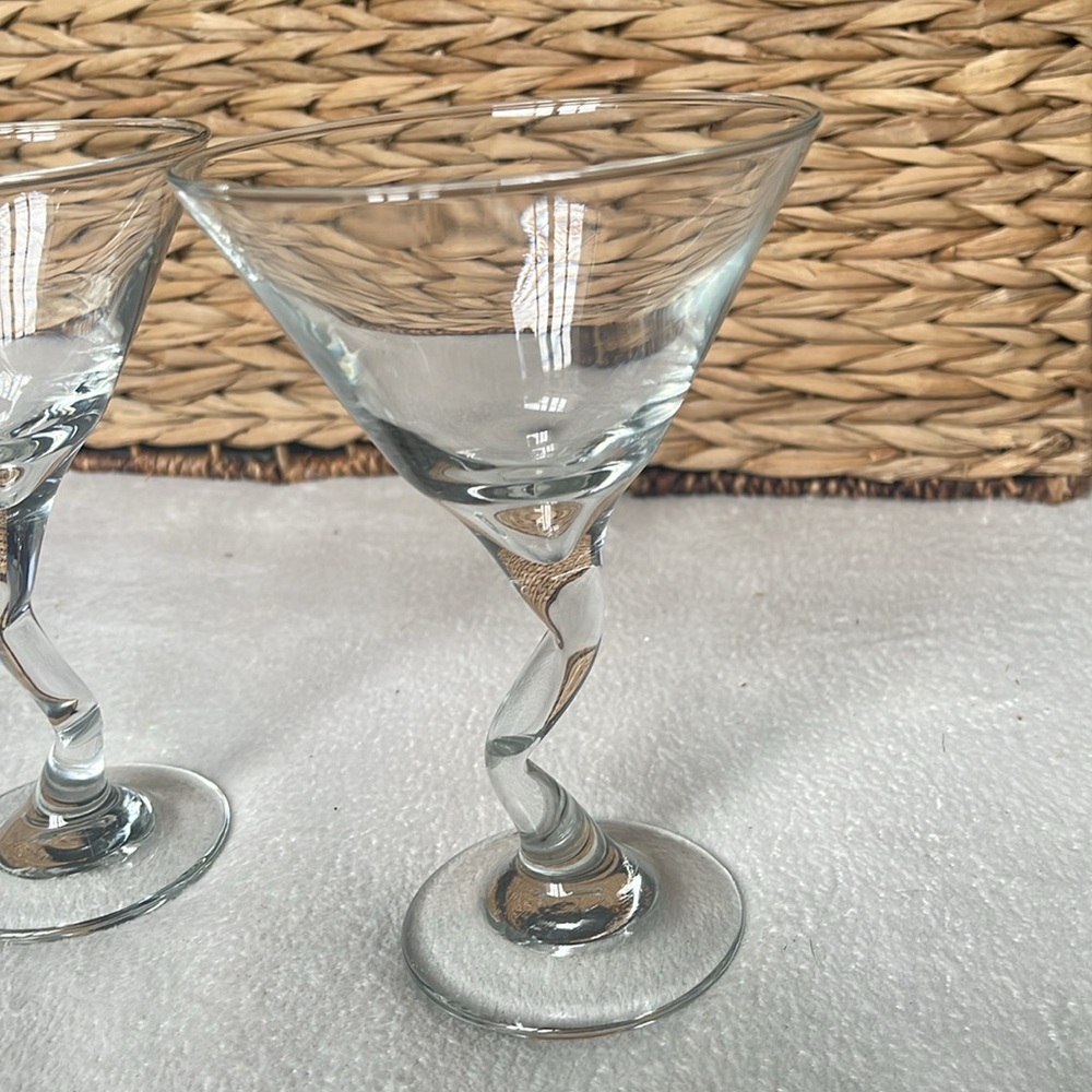 Libbey Set of 2 Glass Z Stemware Wine Martini 8 oz Glasses With Zig Zag Stem - Picture 5 of 9